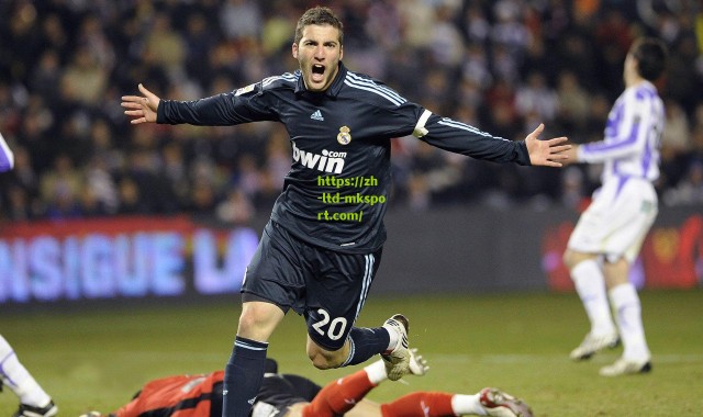 曼城12分钟连丢两球，门将致命失误致败，瓜迪奥拉场边黯然神伤